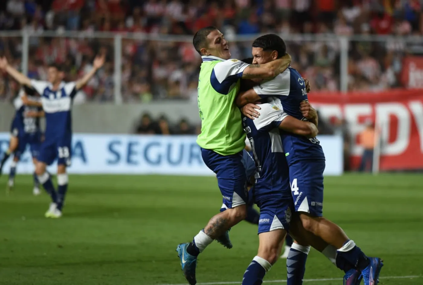 Gimnasia ganó 2 a 1 y avanzó a los cuartos de final.