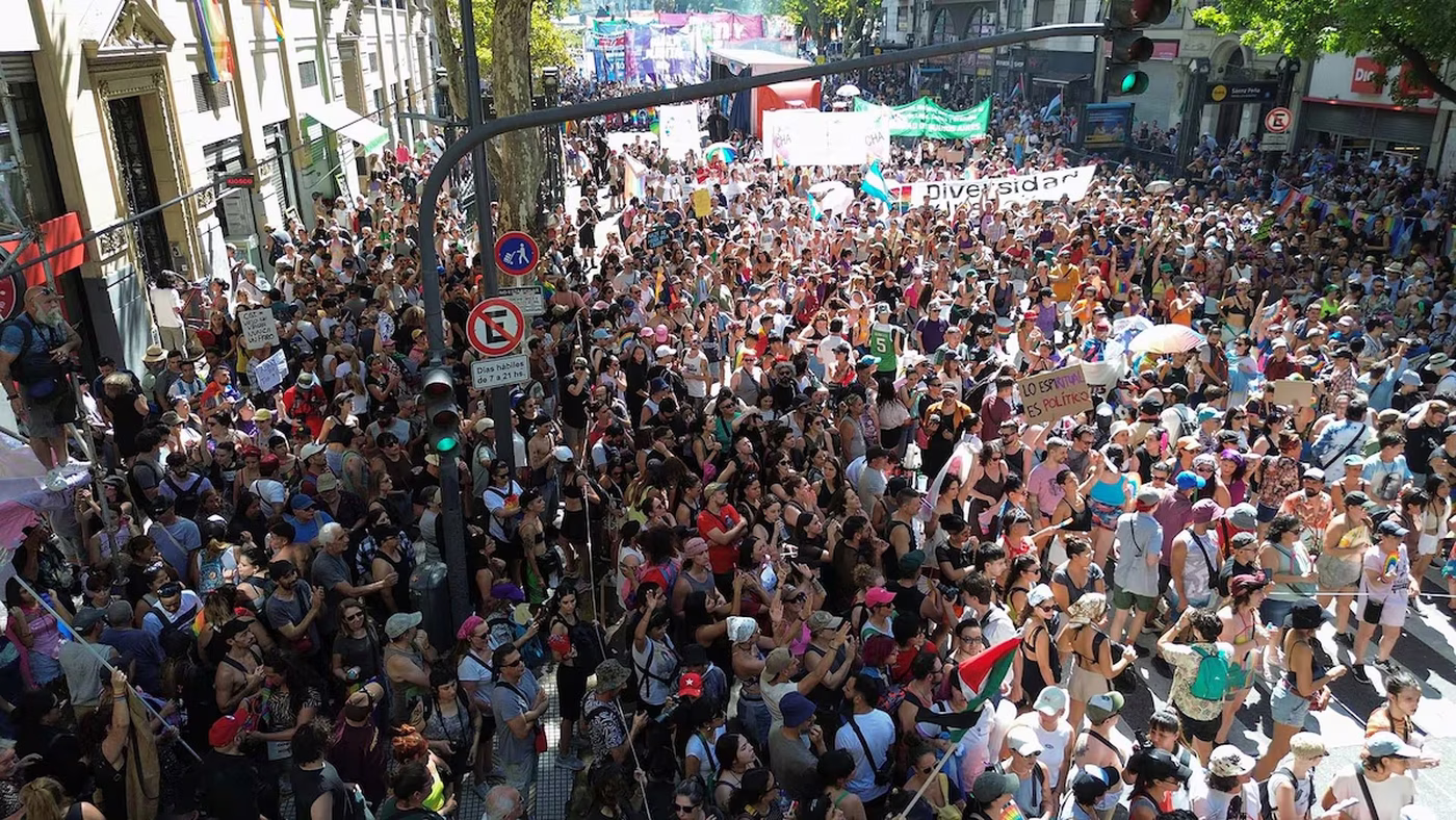 Tras la Marcha Federal Antifascista, Javier Milei volvi&oacute; a cargar las tintas sobre la comunidad LGBT+ y las pol&iacute;ticas de g&eacute;nero&nbsp;