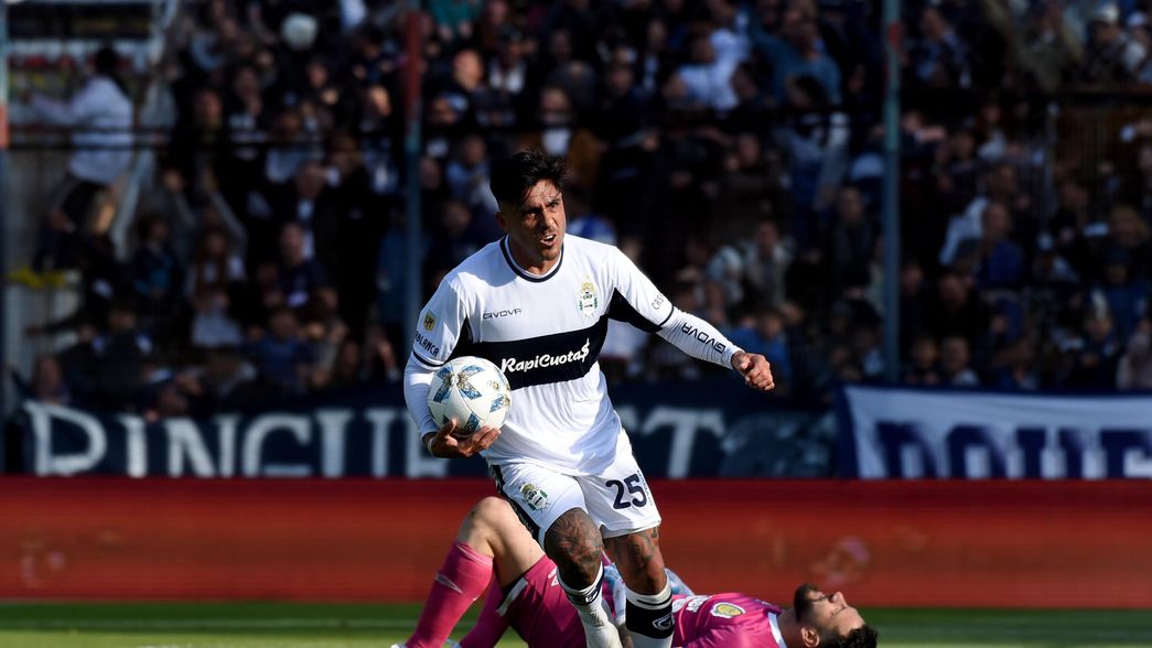 Una oferta, la advertencia y un deseo: la negociación entre Gimnasia y Tarragona