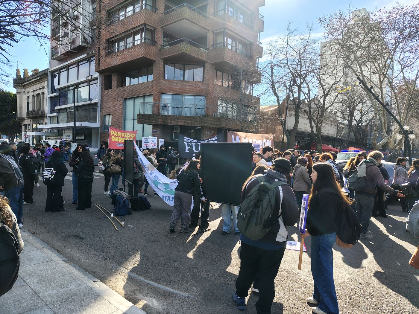 Reclamo despedidas del Astillero Río Santiago (1)