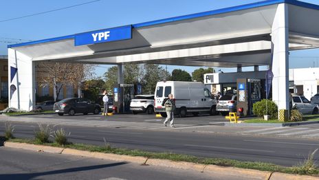 El Gobierno postergó el aumento de los impuestos a los combustibles para contener las fuertes subas El Gobierno postergó el aumento de los impuestos a los combustibles para contener las fuertes subas