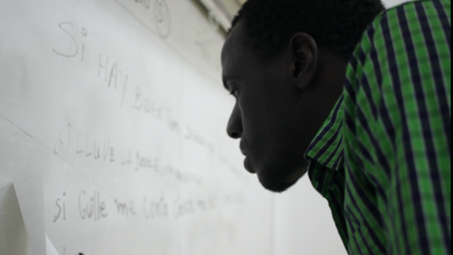 migracion, trabajo y religion: asi es el taller de espanol para senegaleses