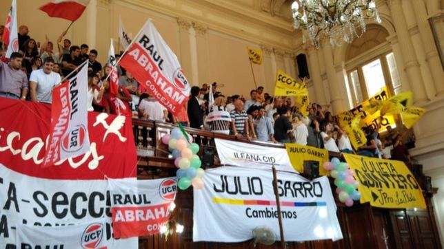batucadas y barras oficialistas en la apertura de sesiones ordinarias del concejo