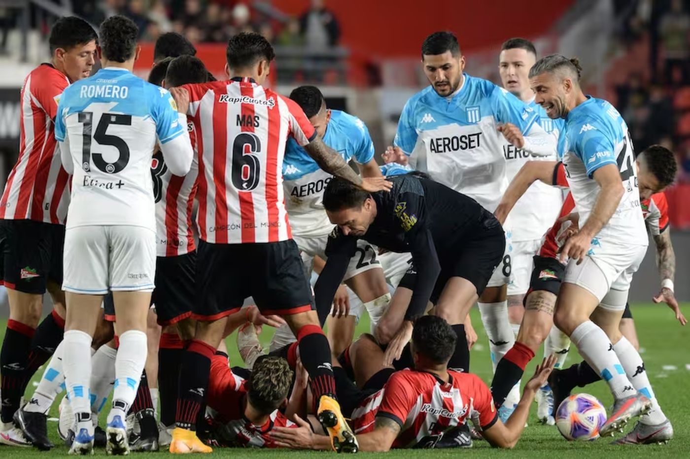 Pablo Dóvalo Estudiantes.jpg