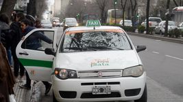 aprobaron el aumento de la tarifa de los taxis y trepa hasta un 73% en dos tramos aprobaron el aumento de la tarifa de los taxis y trepa hasta un 73% en dos tramos