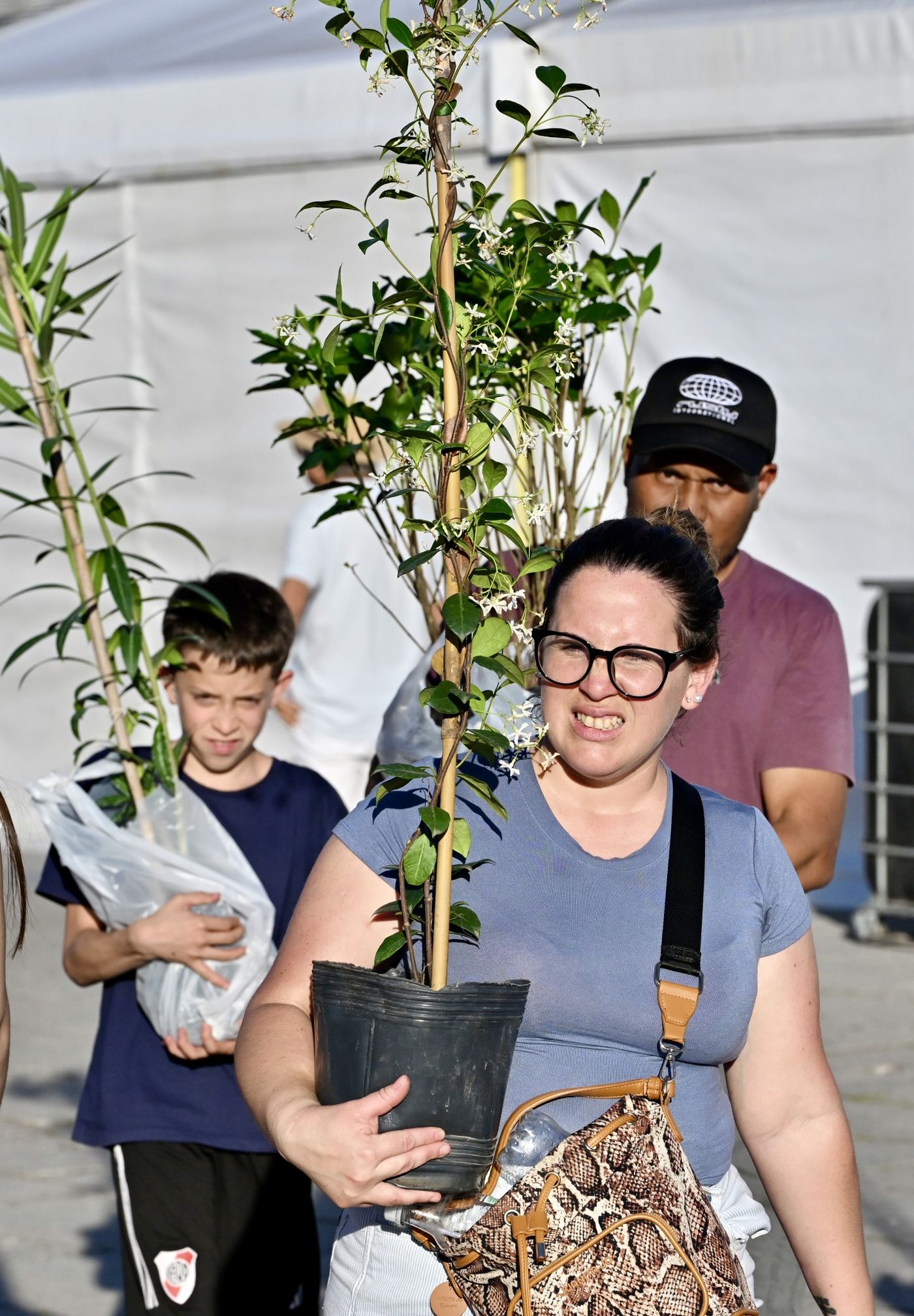 Los platenses disfrutan de una nueva edición de La Plata en Flor en Plaza Moreno