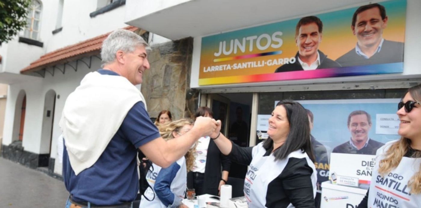 Mor Roig y Rovella con vecinos