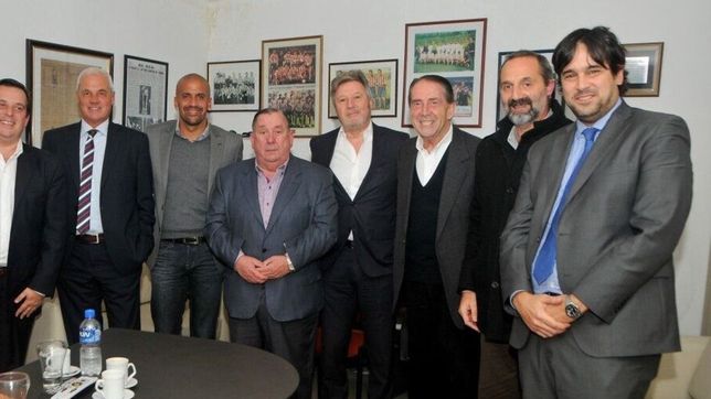 veron y ex presidentes colocaran la piedra fundacional un dia antes de la inauguracion