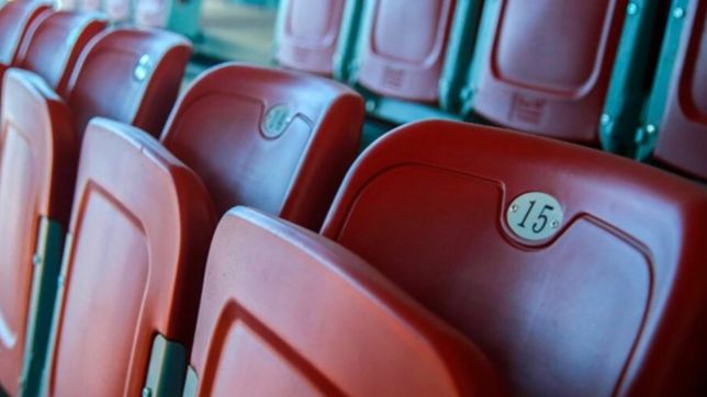 estudiantes: comenzo la colocacion de las butacas y la tribuna de 1 empieza a tenirse de rojo