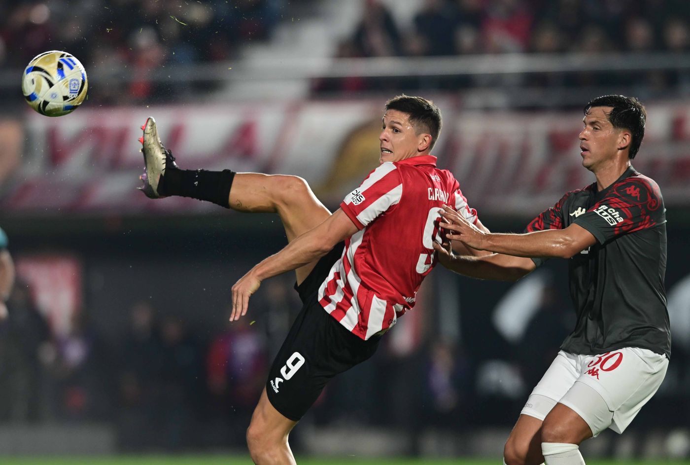 Estudiantes se fue perdiendo al vestuario Estudiantes se fue perdiendo al vestuario