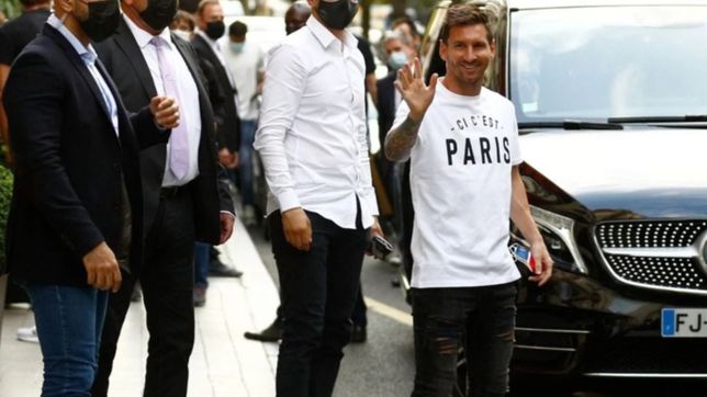 messi revoluciona paris: paso la revision y enloquecio a hinchas en el estadio del psg