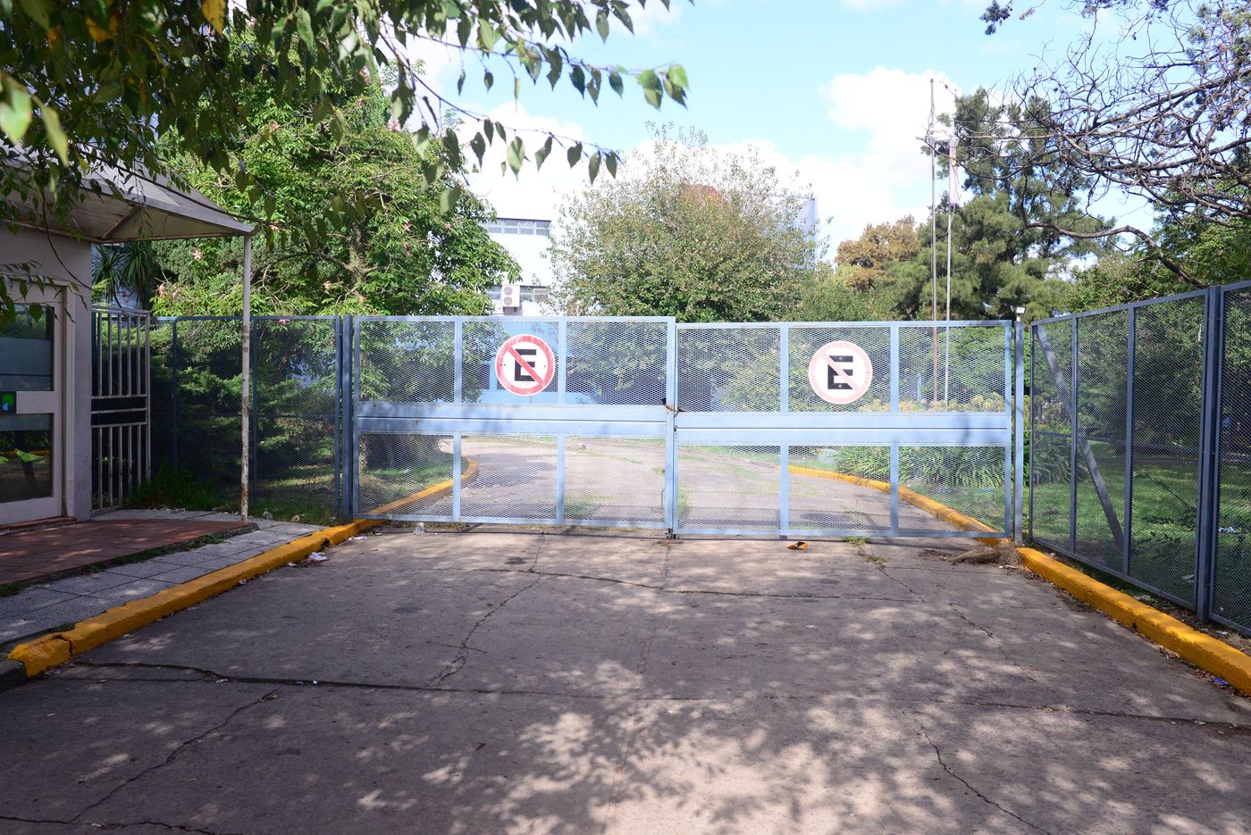 Enfrentamientos de la barra de gimnasia y la UOCRA en el Hospita del Gonnet (9).jpeg