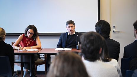 Kicillof cerró su visita a Estados Unidos con una charla en la Universidad de Columbia