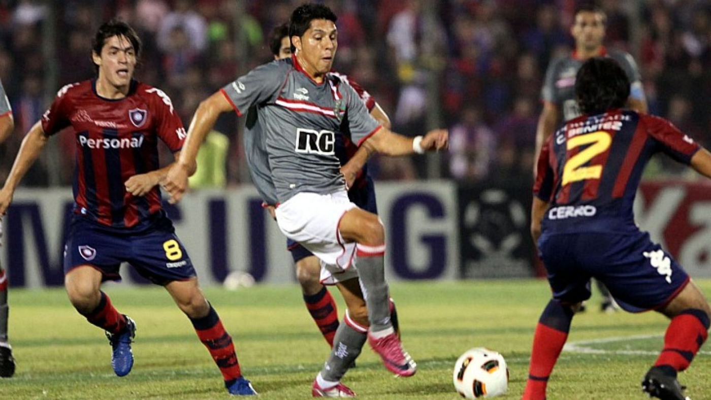 Estudiantes Cerro Porteño 2011.png