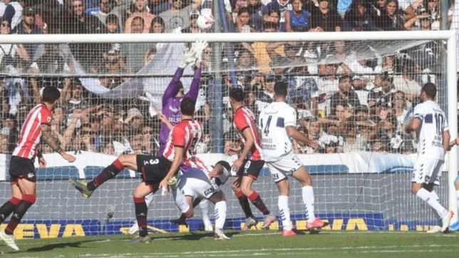 con una chicana a estudiantes, gimnasia anuncio la continuidad de un delantero clave