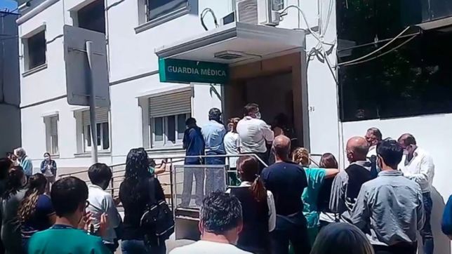 video: asi despidieron a un enfermero que fallecio por coronavirus en la plata