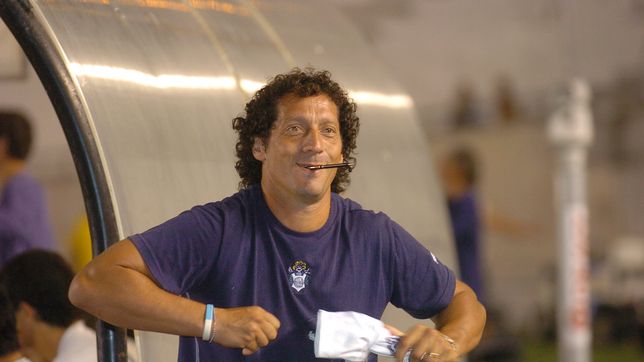 pedro troglio comparo a gimnasia con su mama y dejo la puerta abierta para volver