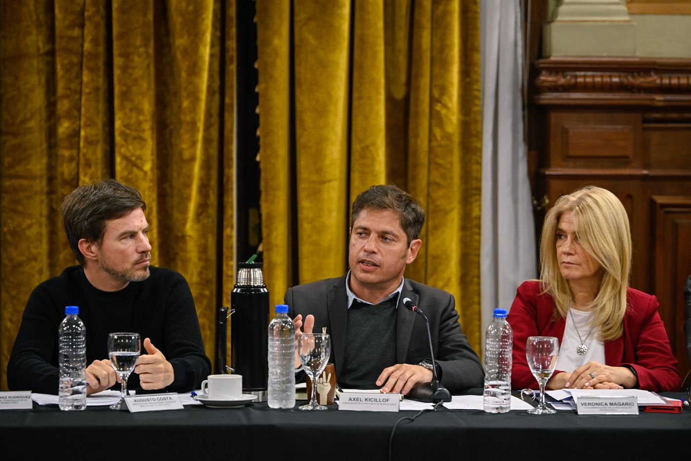 kicillof con rectores y rectoras de universidades.jpg