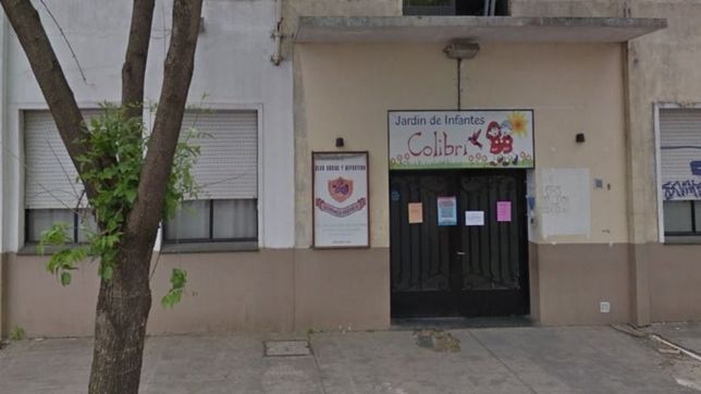 acusan a una maestra del jardin colibri de maltratar y tirarle de la oreja a una nena cuatro anos