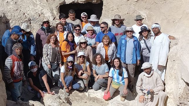 investigadoras de la unlp entraron a una tumba egipcia por primera vez tras descubrirla en 2019