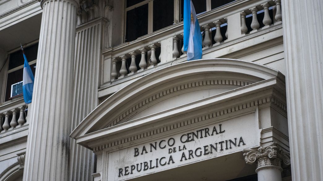 El director del Banco Central asegura que la Argentina cuenta con reservas suficientes para defender al dólar