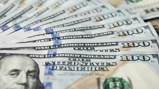 el dolar subio $1,01 y volvio a superar la barrera de los $38