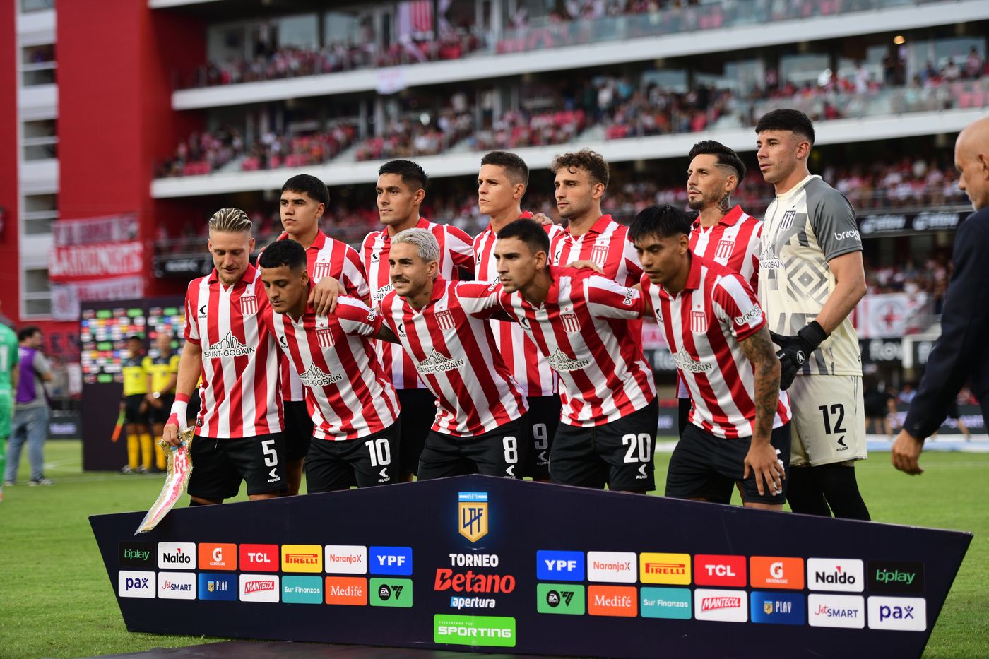 Estudiantes Racing formación.JPG