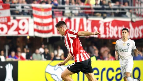 El insólito gol de Carrillo que le dio la victoria a Estudiantes ante Botafogo