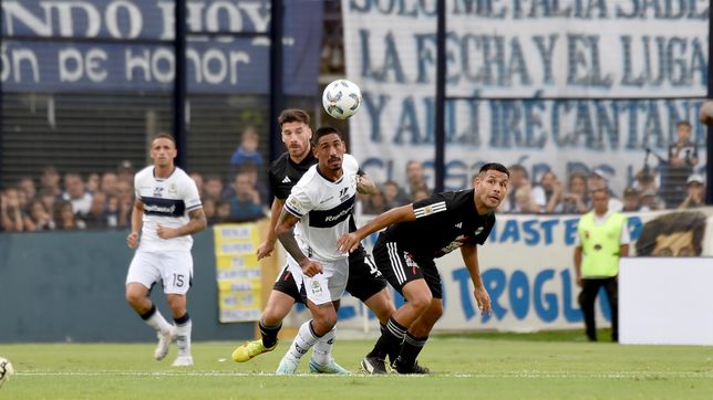 yonatan rodriguez y una licencia indeterminada con gimnasia