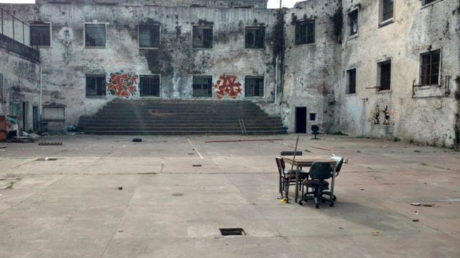 el curioso trabajo de una empresa platense en la carcel donde se filmo el marginal