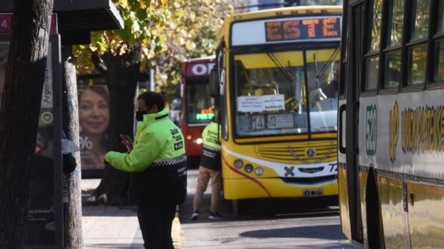los micros de la plata reduciran su frecuencia entre las 20 y las 6