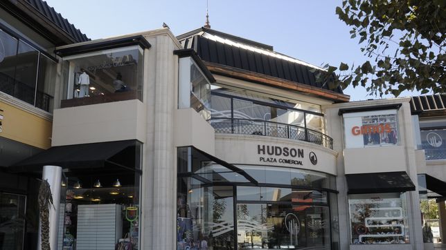 golpe comando en hudson: cinco ladrones entraron a un shopping y robaron $100 millones
