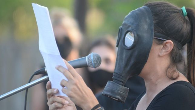 video: asi fue la protesta de vecinos para denunciar el estado del arroyo rodriguez