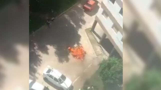 familiares de la nena abusada destrozaron la casa del acusado y generaron un incendio