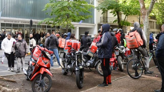denuncian que rappi financio la marcha de sus repartidores a la legislatura bonaerense