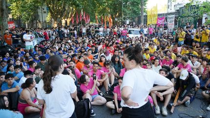 Multitudinaria asamblea interfacultades en la UNLP para darle continuidad al plan de lucha
