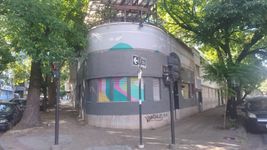 la municipalidad pinto de gris el colorido frente de la editorial malisia y tuvo que disculparse