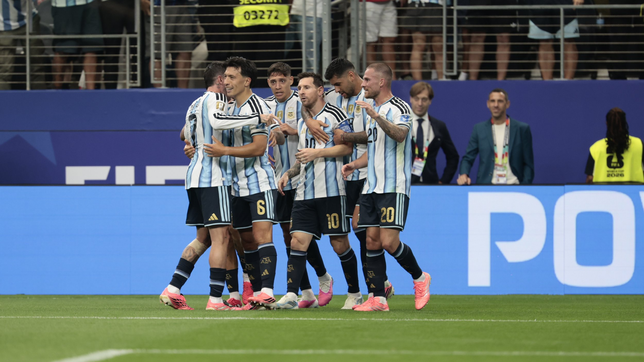 argentina gano con un doblete de messi y se clasifico a los 16avos del mundial 2026
