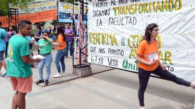 comienza el segundo dia de elecciones en la unlp y los estudiantes van a las urnas