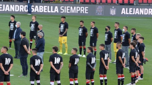 el emotivo homenaje de estudiantes a alejandro sabella  en uno