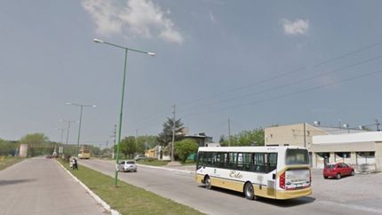 Otro choque que termina en drama en La Plata: un auto embistió a un motociclista y murió