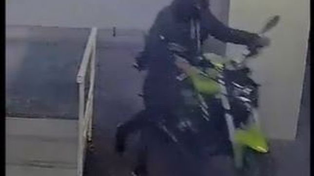 se robaron una moto de 8 millones de pesos de un edificio de la plata