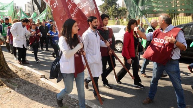 los medicos de cicop paran por 24 horas para exigir la reapertura de paritarias
