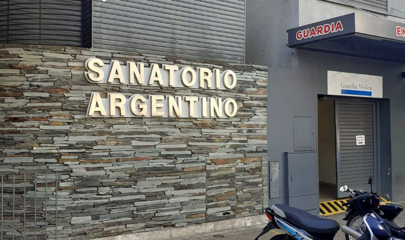 El trabajador fue llevado en remís al Sanatorio Argentino