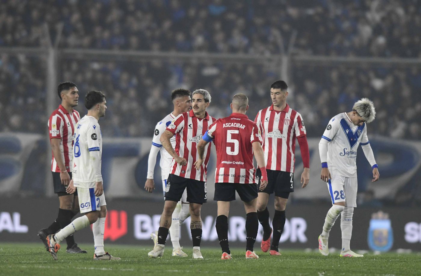 Estudiantes Vélez Supercopa Internacional Entretiempo.jpg