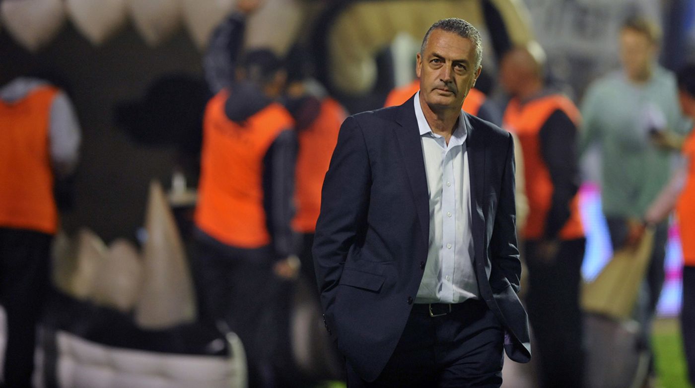 Gustavo Alfaro Gimnasia Bosque.jpg