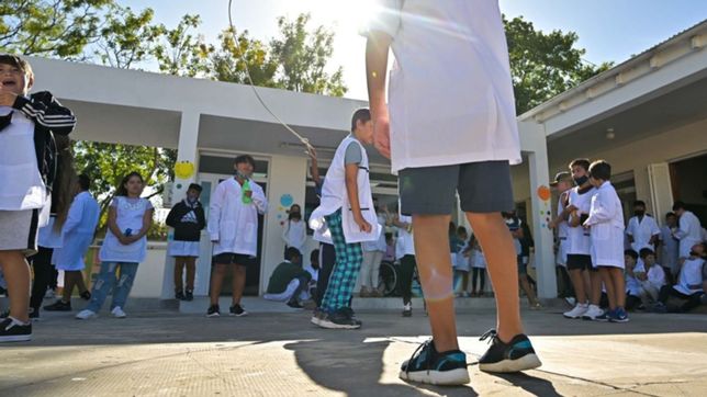 provincia confirmo que habra clases con normalidad durante el dia del trabajador estatal