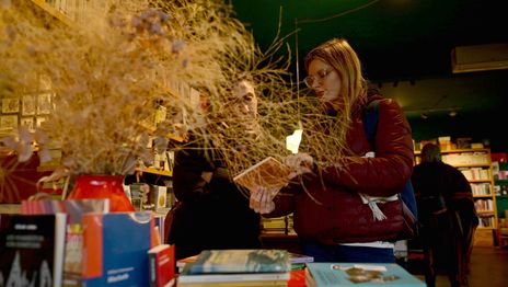 Charlas con autores, talleres, DJ set, sorteos de órdenes de compra por $750 mil y más en La Noche de las Librerías Charlas con autores, talleres, DJ set, sorteos de órdenes de compra por $750 mil y más en La Noche de las Librerías