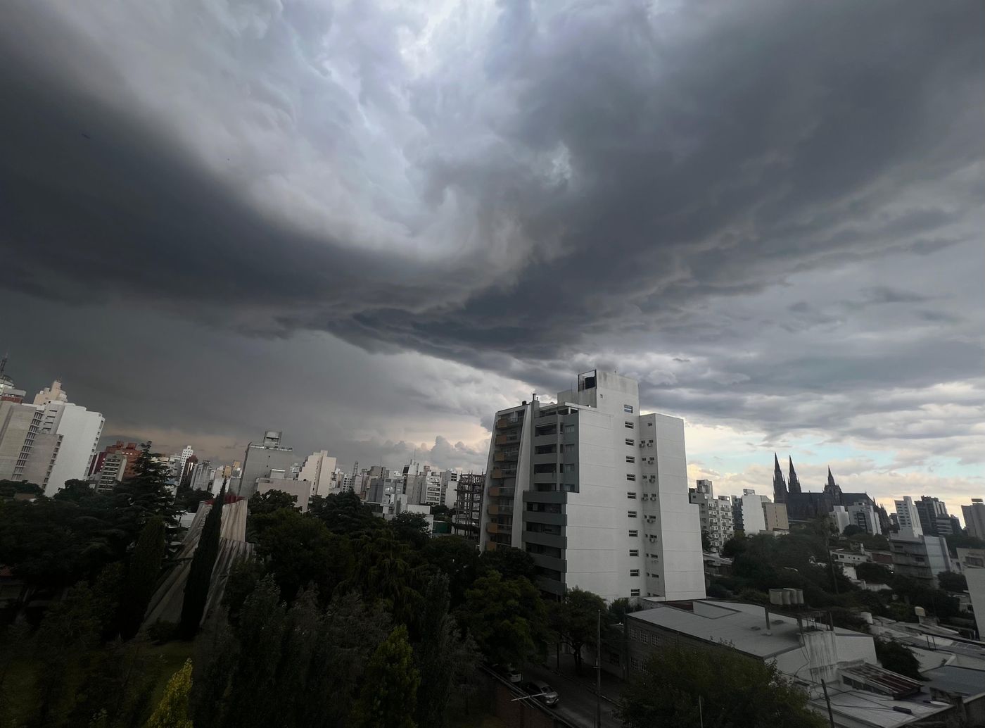 Tormenta en La Plata.jpeg