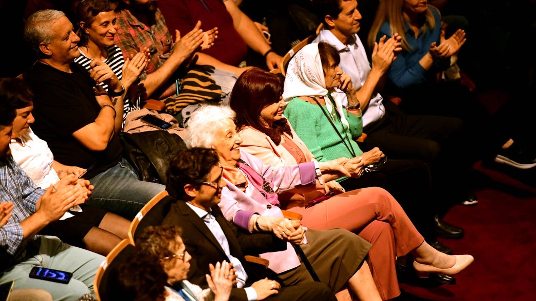 La primera foto pública de Kicillof y Cristina en plena interna del PJ